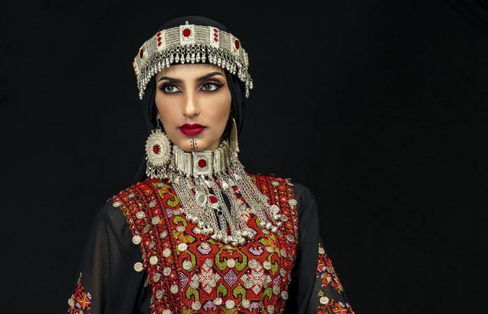 مصور سعودي يرصد "أصالة وعراقة" الأزياء التقليدية للمرأة السعودية