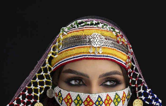مصور سعودي يرصد "أصالة وعراقة" الأزياء التقليدية للمرأة السعودية