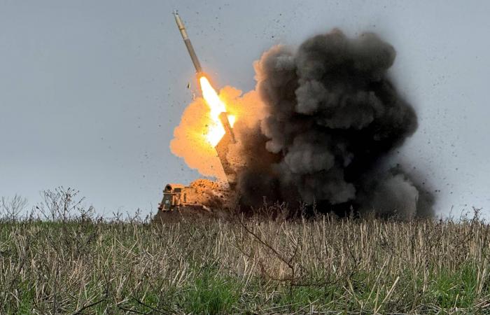 الجيش
      الروسي
      يضغط
      على
      بوكروفسك
      الأوكرانية
      مع
      احتدام
      المعارك