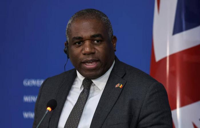 ناجون
      يشككون
      في
      رواية
      خفر
      السواحل
      اليوناني
      عن
      حادث
      غرق
      قارب
      مهاجرين