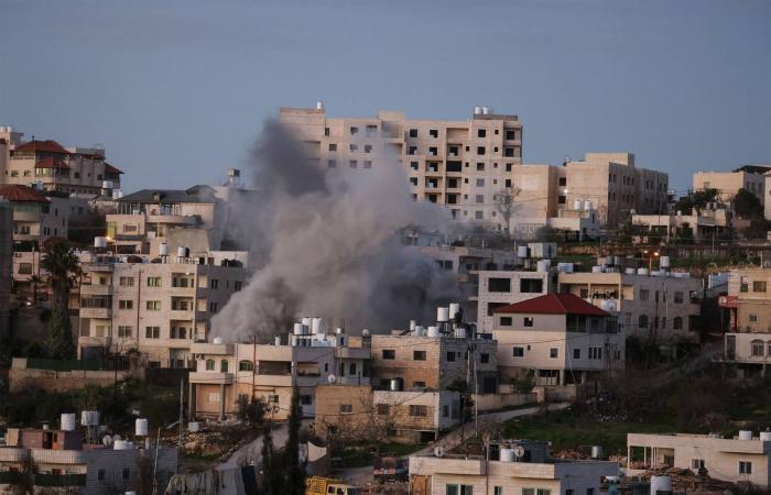 رفض
      أردني
      -
      فلسطيني
      تام
      للقرارات
      الإسرائيلية
      الأخطر
      على
      الضفة