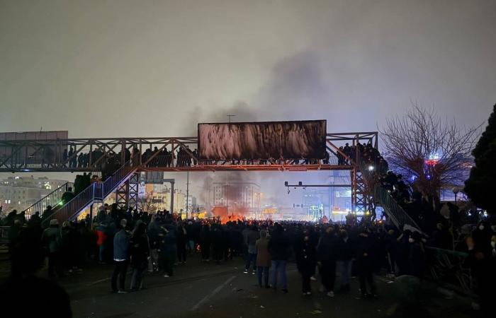 إردوغان
      يعين
      وزيرين
      جديدين
      للعدل
      والداخلية