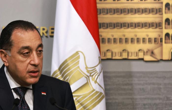 15 وزيرًا باقون و13 جدد.. قائمة وزراء التعديل الحكومي في مصر