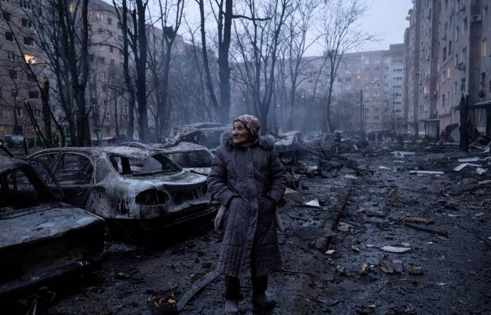 بين
      «ضمانات»
      موسكو
      و«مهلة»
      واشنطن...
      الميدان
      يكتب
      سطور
      التفاوض
      قبل
      الدبلوماسية