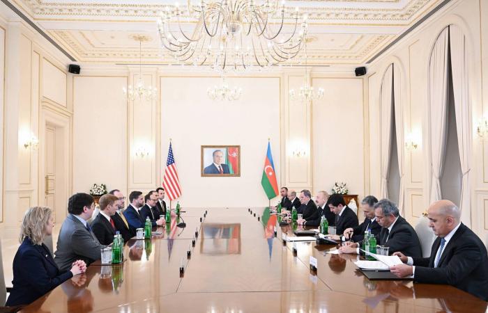 أميركا:
      طائرة
      صغيرة
      تهبط
      اضطرارياً
      على
      طريق
      مزدحم
      في
      جورجيا
      وتصطدم
      بـ3
      سيارات