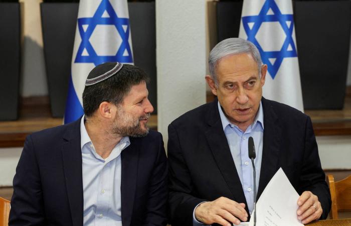 الرئاسة
      الفلسطينية
      تأمر
      بعدم
      التعامل
      مع
      «الإجراءات
      الإسرائيلية»