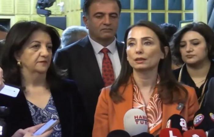 إسرائيل
      تسحب
      جنسية
      فلسطينيَّين
      -
      إسرائيليَين
      وتأمر
      بإبعادهما