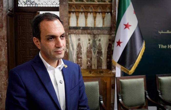 المتحدث
      باسم
      «اللجنة
      العليا
      للانتخابات»:
      إعلان
      تشكيل
      «مجلس
      الشعب»
      السوري
      لن
      يتأخر