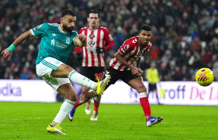 ليفربول
      يهزم
      سندرلاند
      بهدف
      فان
      دايك