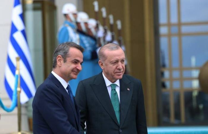 بريطانيا
      تتعهد
      ﺑ205
      ملايين
      دولار
      لشراء
      أسلحة
      أميركية
      لأوكرانيا