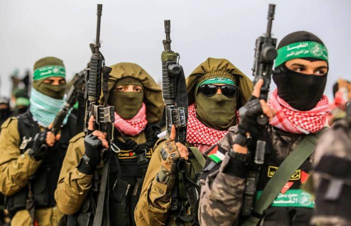 الزنداني:
      الحكومة
      إلى
      عدن...
      والتعافي
      يتطلب
      ضبط
      الموارد