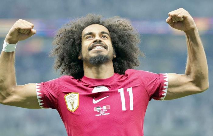 أكرم عفيف.. 23 مساهمة تهديفية في 13 مباراة .. ماذا قال عنه محلل مصري؟