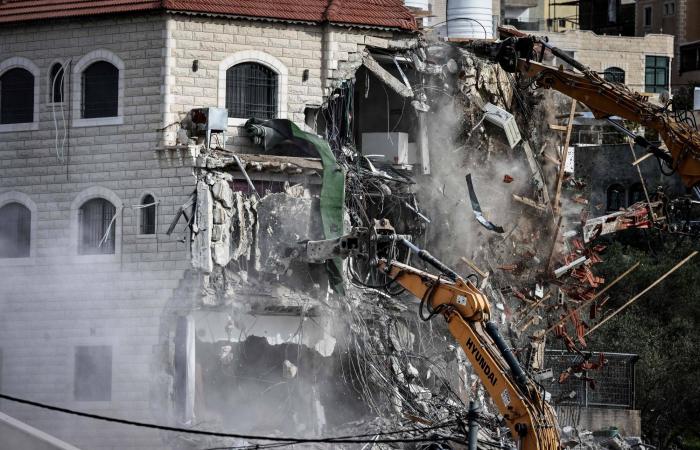 على
      خلفية
      إبستين...
      استقالة
      وزير
      شؤون
      مجلس
      الوزراء
      في
      بريطانيا