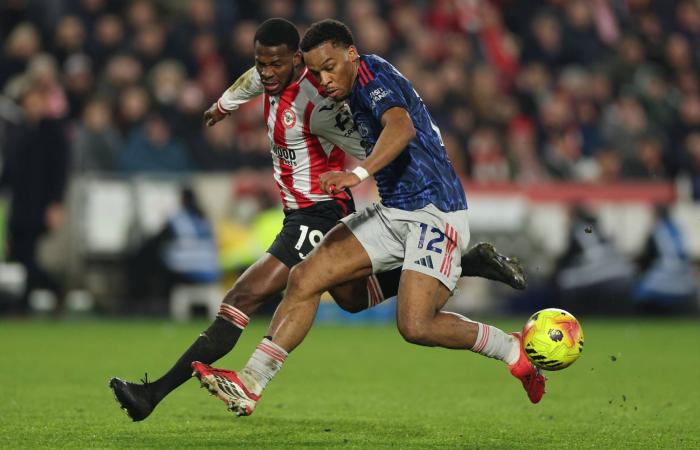 أرسنال
      يتعادل
      مع
      برينتفورد
      بالدوري
      الإنجليزي