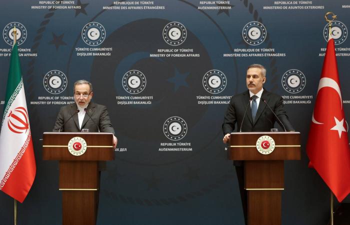 «الطيران
      الأوروبية»
      تمدد
      تحذير
      تجنب
      المجال
      الجوي
      الإيراني
      حتى
      نهاية
      مارس