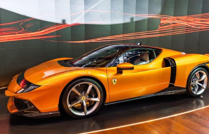 الفردان للسيارات الرياضية تقدم سيارة فيراري 849 تيستاروسا في قطر