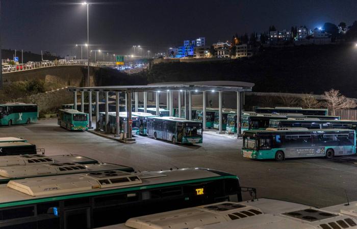 سائقو
      حافلات
      إسرائيلية
      عرب
      يروون
      تصاعد
      العنف
      ضدهم