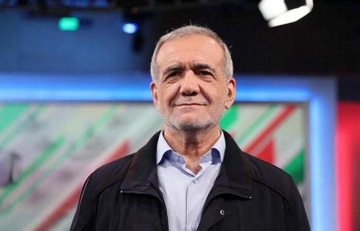 الرئيس الإيراني : راتبي لا يتجاوز 1000 دولار في الشهر