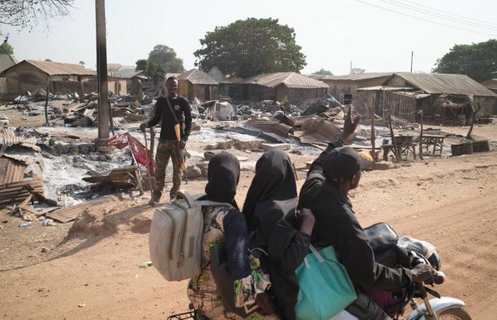 مسلّحون
      يخطفون
      30
      مسيحياً
      في
      شمال
      غربي
      نيجيريا