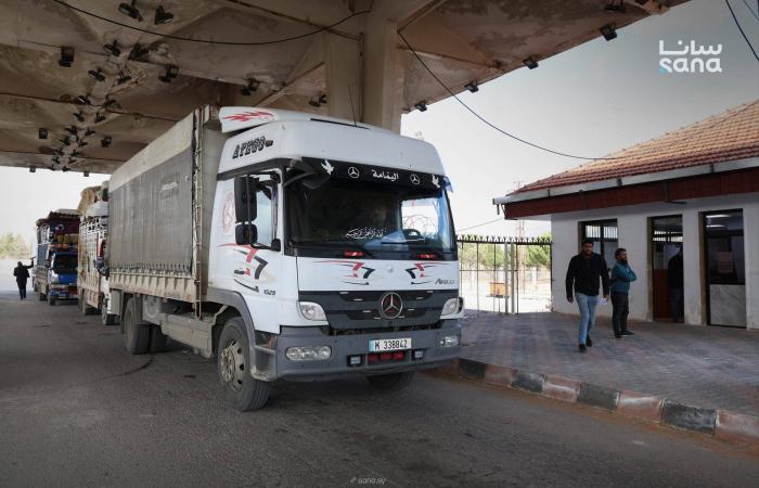 اتفاق
      مؤقت
      بين
      لبنان
      وسوريا
      يسمح
      بمرور
      الشاحنات