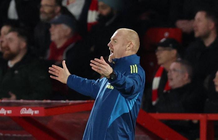 مانشستر
      يونايتد
      بعد
      تصريحات
      راتكليف
      المسيئة
      للمهاجرين:
      نادينا
      للجميع