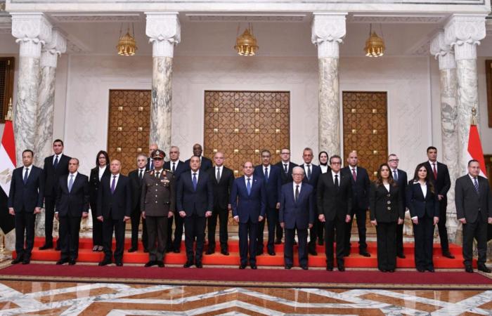 مصر.. شيخ الأزهر يوجه رسالة للحكومة الجديدة والوزراء السابقين