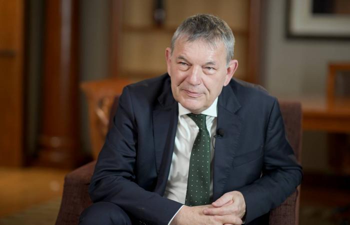 معرض
      الدفاع
      العالمي
      يختتم
      أعماله
      في
      الرياض
      بـ220
      اتفاقية
      و60
      عقد
      تسليح