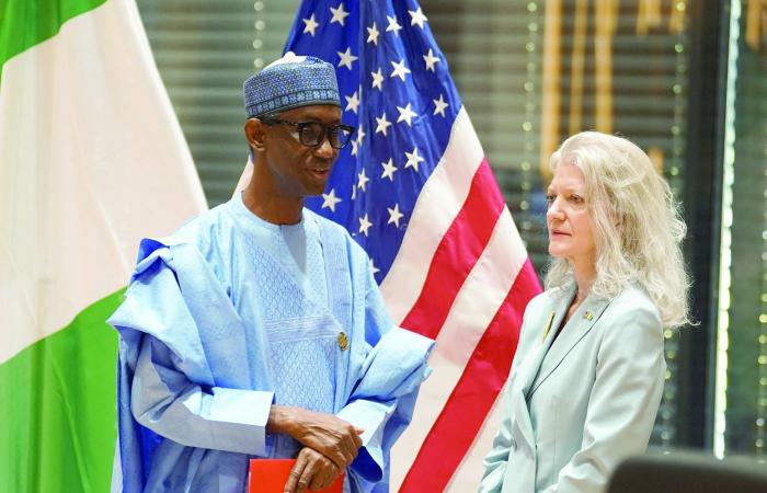 مسلّحون
      يخطفون
      30
      مسيحياً
      في
      شمال
      غربي
      نيجيريا