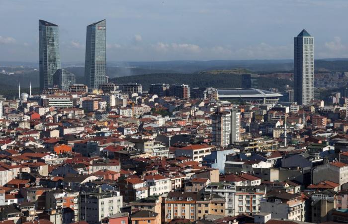 تركيا:
      «المركزي»
      يرفع
      توقعاته
      للتضخم
      بنهاية
      العام
      إلى
      حدود
      21
      %