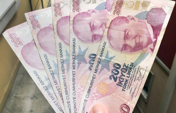 تركيا:
      «المركزي»
      يرفع
      توقعاته
      للتضخم
      بنهاية
      العام
      إلى
      حدود
      21
      %