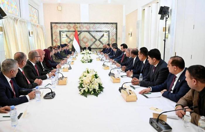 تدخل
      قضائي
      يوقف
      العبث
      بالمعالم
      الأثرية
      في
      عدن