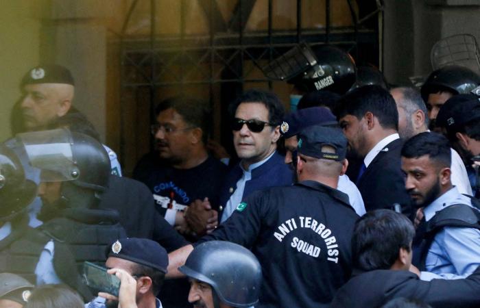 زعيم
      كوريا
      الشمالية
      يشيد
      بشجاعة
      جنوده
      الذين
      يقاتلون
      من
      أجل
      روسيا