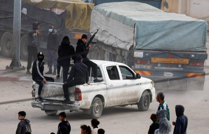 إطلاق
      نار
      إسرائيلي
      على
      أطراف
      عيترون
      وبليدا
      في
      جنوب
      لبنان