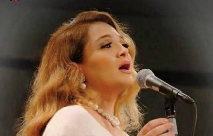 سميّة
      بعلبكي
      لـ«الشرق
      الأوسط»:
      أحب
      خوض
      تجارب
      غنائية
      بأنماط
      مختلفة