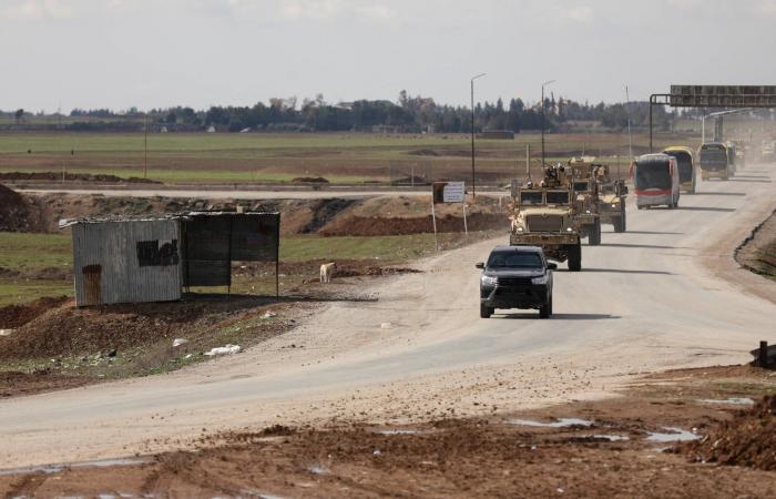 العراق:
      نقل
      نحو
      3000
      سجين
      من
      «داعش»
      من
      سوريا