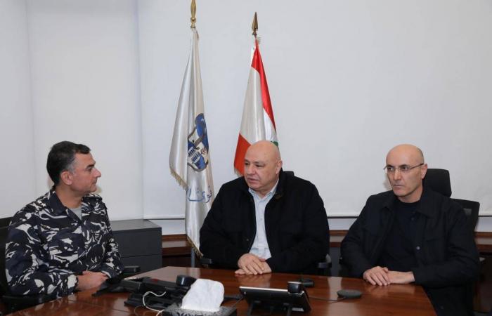 إجراءات
      أمنية
      لبنانية
      لتجفيف
      مصادر
      السلاح
      غير
      الشرعي