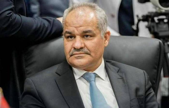 هل
      تنجح
      المقاربات
      الأمنية
      في
      ضبط
      سوق
      العملة
      الليبية؟