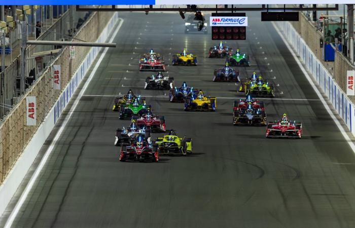  جدة:
      دا
      كوستا
      يكسب
      تحدي
      سباق
      «فورمولا
      إي»