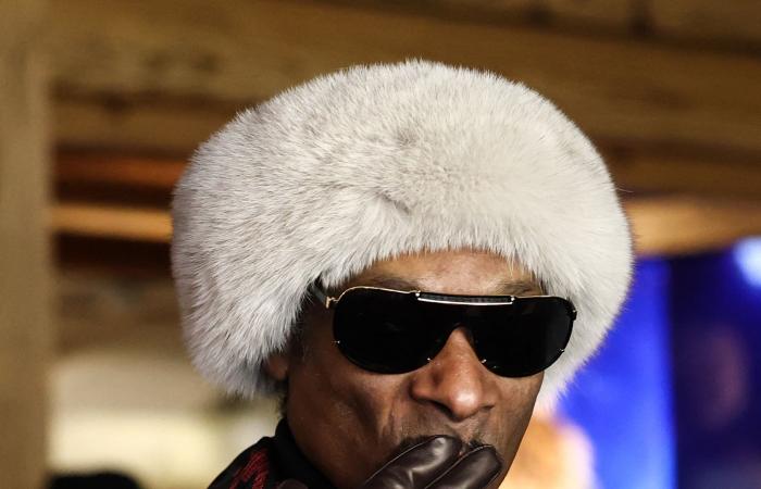 "المدرّب" سنوب دوغ يجمع بين المرح والوطنية في أبرز إطلالاته الأولمبية