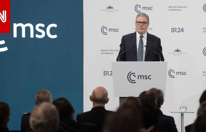 متابعة: ستارمر: بريطانيا ستنشر مجموعة حاملات طائرات ضاربة شمال المحيط الأطلسي