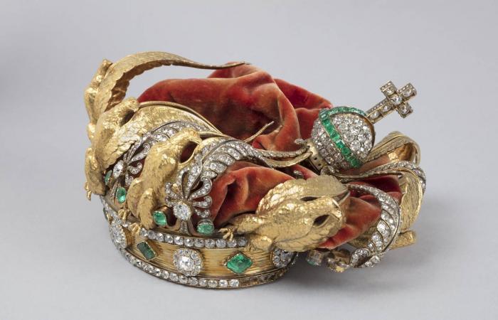 سرقة
      العصر
      وتلَف
      آثار
      وإضرابات…
      «اللوفر»
      يمر
      بأسوأ
      فصوله