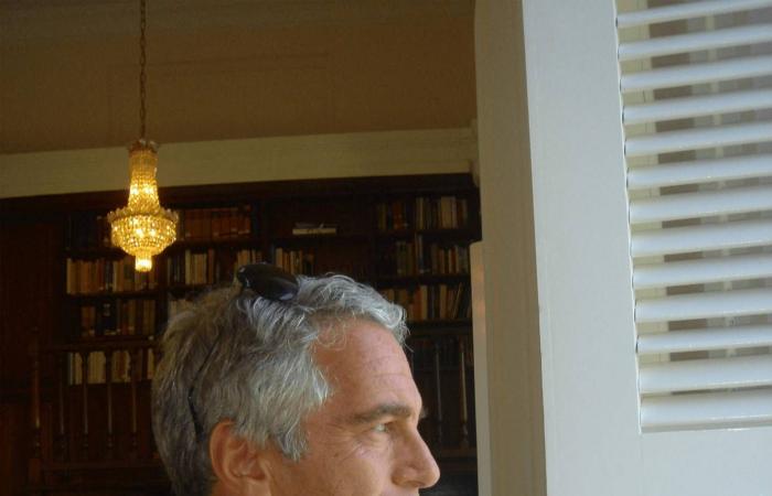 تقرير:
      كيف
      استخدم
      جيفري
      إبستين
      جائزة
      «نوبل
      للسلام»
      لجذب
      شخصيات
      مرموقة