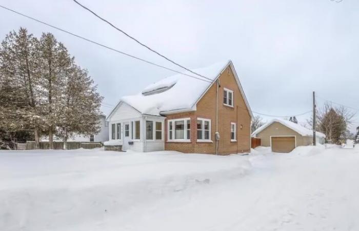 أرخص
      20
      مدن
      لشراء
      منزل
      في
      كندا
      2026..
      وإليكم
      أفضل
      الخيارات
      في
      أونتاريو