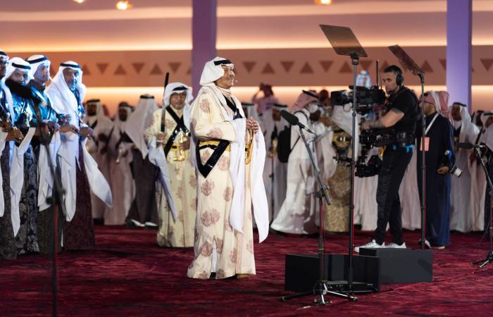 في
      قلب
      الرياض…
      العرضة
      السعودية
      تحيي
      ذاكرة
      التأسيس
      منذ
      3
      قرون