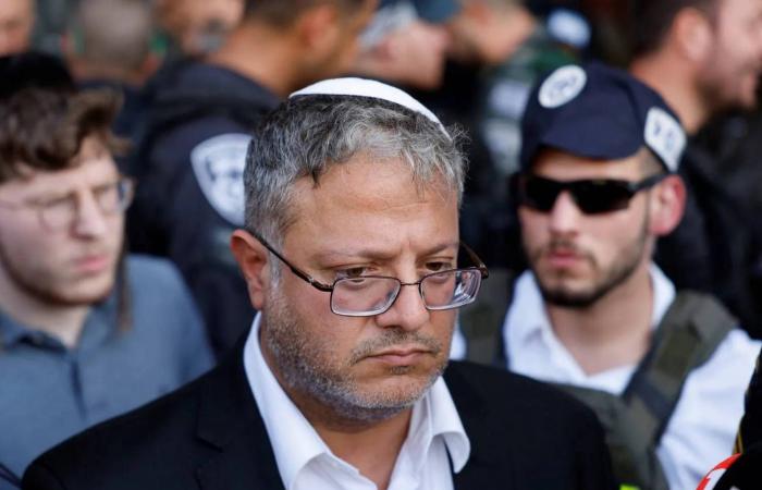 تقرير:
      «قتل
      يومي»...
      كيف
      تجتاح
      الجريمة
      العنيفة
      المجتمع
      العربي
      في
      إسرائيل