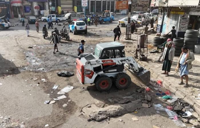 اليمن:
      إتاوات
      الانقلابيين
      تستنزف
      أصحاب
      رؤوس
      الأموال