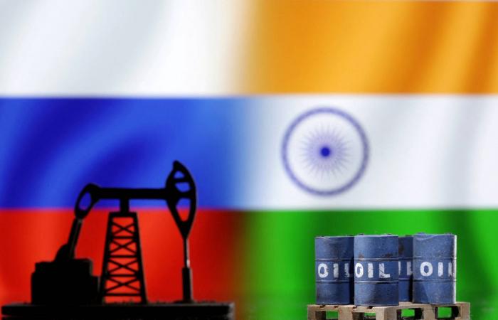 أسعار
      النفط
      تتراجع
      قبيل
      المحادثات
      النووية
      الأميركية
      الإيرانية