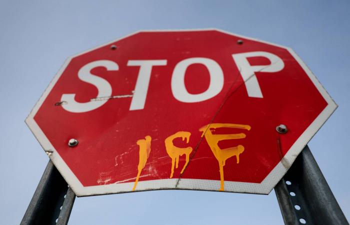 فرنسا
      تقدّم
      تأشيرة
      إنسانية
      لروسيَّين
      محتجزَين
      لدى
      إدارة
      الهجرة
      الأميركية