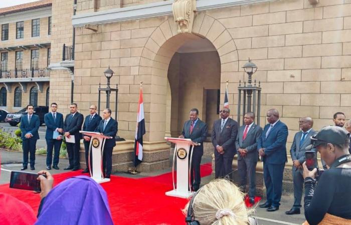 «سد
      النهضة»:
      مصير
      غامض
      للوساطة
      الأميركية
      وسط
      تشدد
      مصري
      -
      إثيوبي