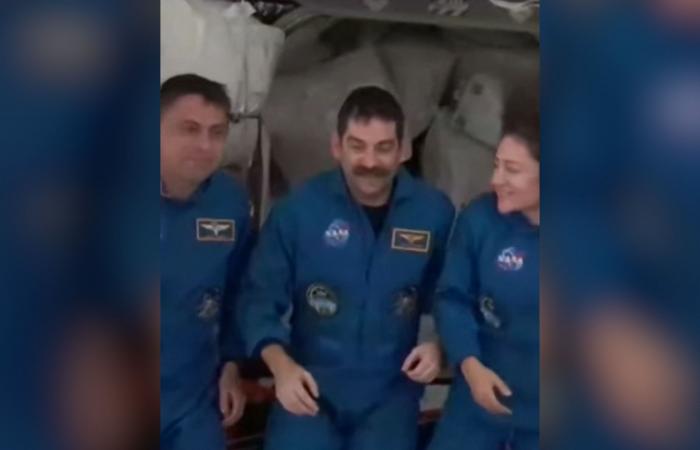 أفراد طاقم "Crew-12" يرسون في محطة الفضاء الدولية